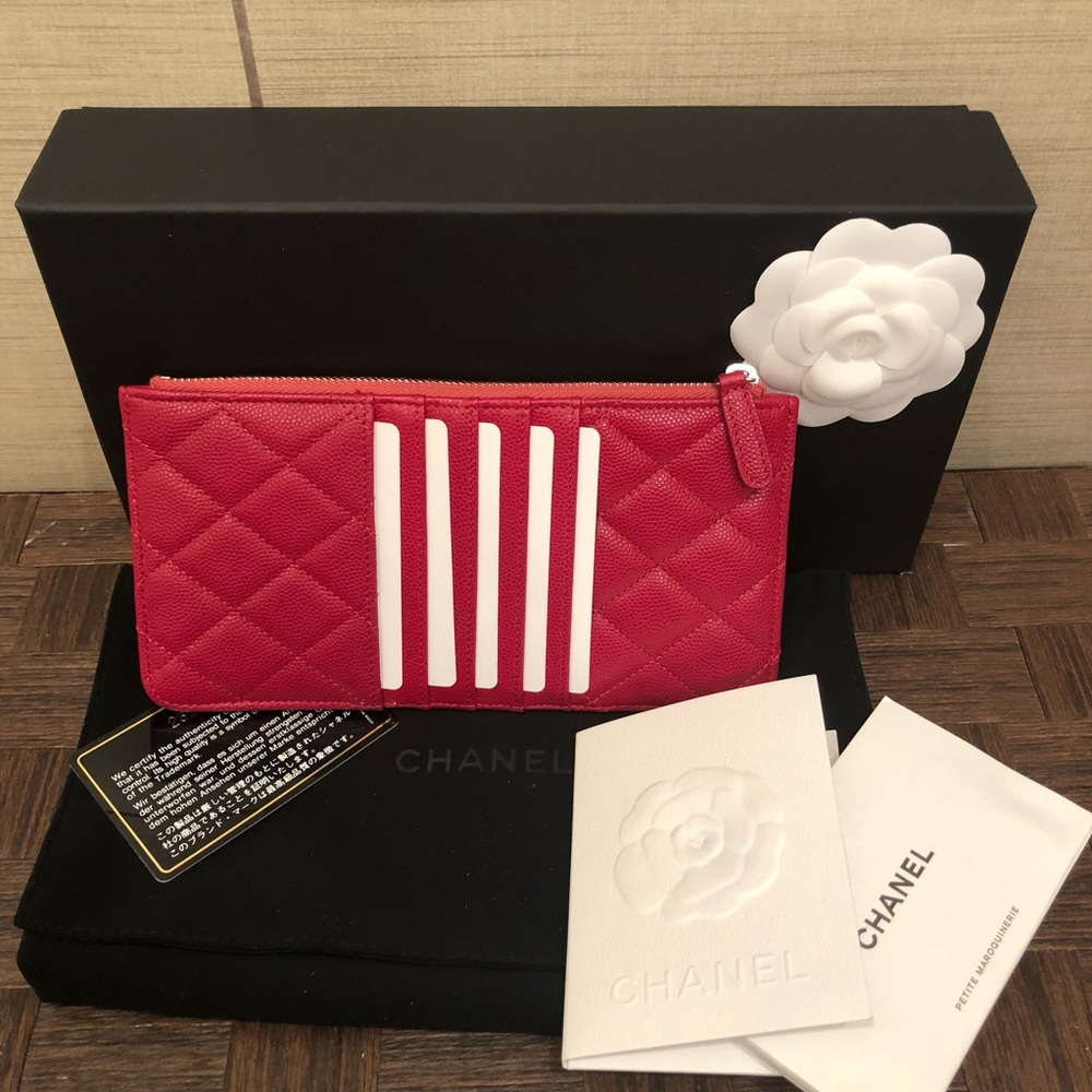 βSOLDβ CHANEL Caviar Quilted Classic Wallet Pouch - Picture 2 of 8